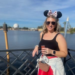 Meet your Posher, Casey